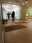 была 12.03.25г. в аптеке. Фармацевт не в адекватном состоянии. роняет препараты! может принимает что-то? как таких до работы допускают! стоят люди в очереди - фармацевт не подходит, стоит на одном месте неподвижно